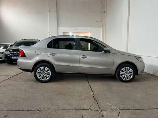 VOLKSWAGEN-VOYAGE-2012