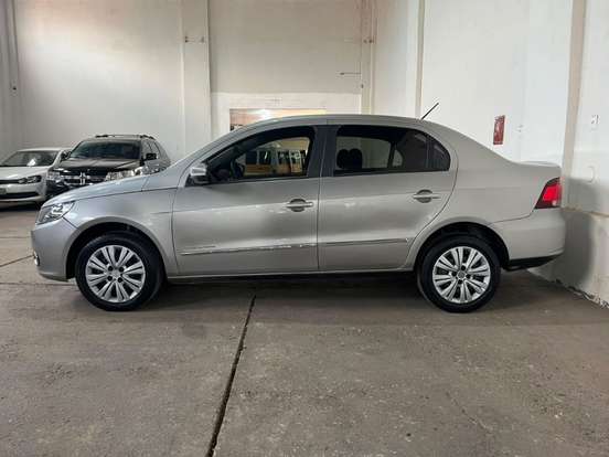VOLKSWAGEN-VOYAGE-2012