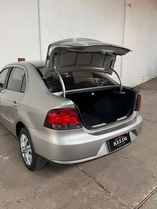 VOLKSWAGEN-VOYAGE-2012