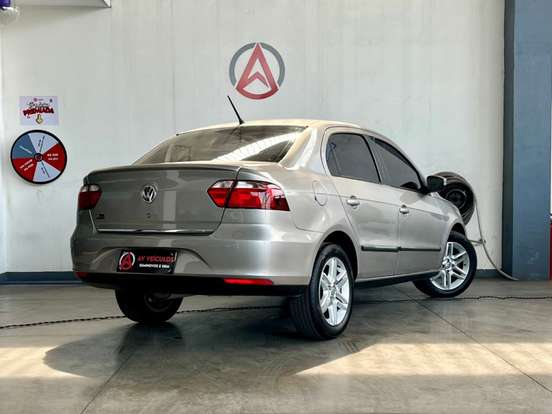 VOLKSWAGEN-VOYAGE-2015