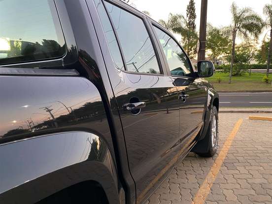 VOLKSWAGEN-AMAROK-2010