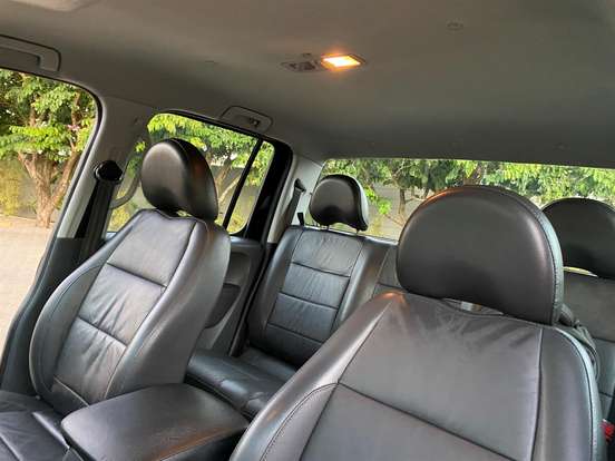 VOLKSWAGEN-AMAROK-2010