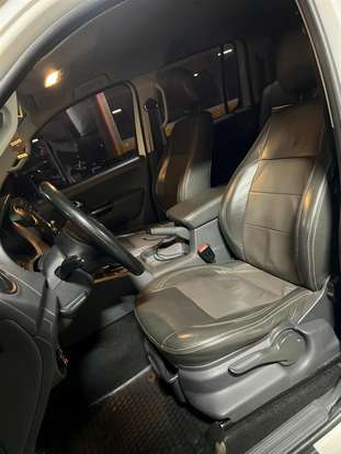 VOLKSWAGEN-AMAROK-2013