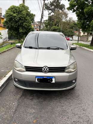 VOLKSWAGEN-FOX-2011