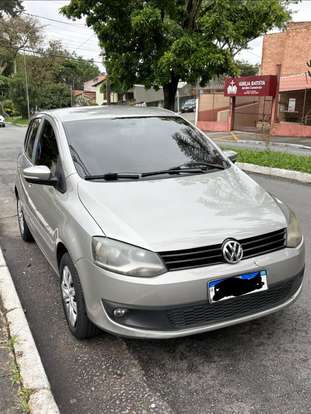 VOLKSWAGEN-FOX-2011