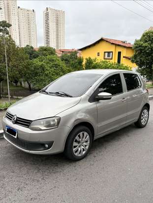 VOLKSWAGEN-FOX-2011