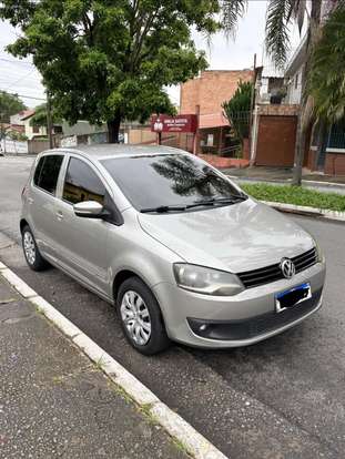 VOLKSWAGEN-FOX-2011
