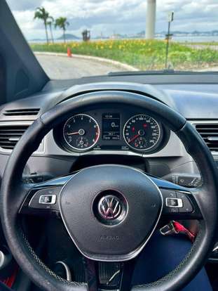 VOLKSWAGEN-FOX-2019