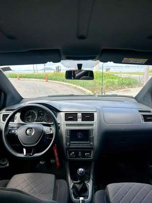 VOLKSWAGEN-FOX-2019