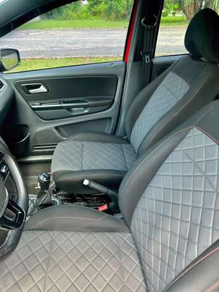 VOLKSWAGEN-FOX-2019