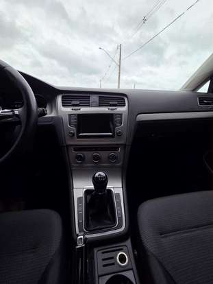 VOLKSWAGEN-GOLF-2015