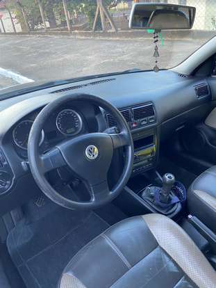 VOLKSWAGEN-GOLF-2008