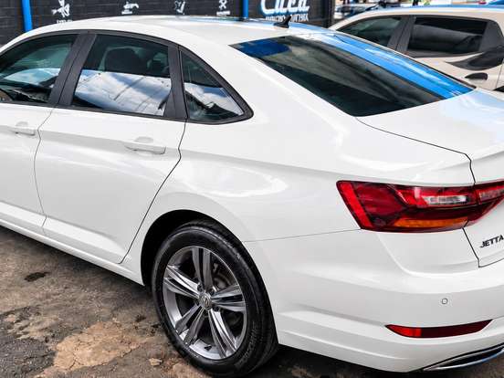 VOLKSWAGEN-JETTA-1.4 250 TSI TOTAL FLEX R-LINE TIPTRONIC VOLKSWAGEN-JETTA-2019