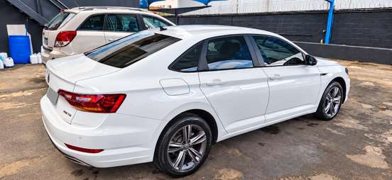 VOLKSWAGEN-JETTA-2019