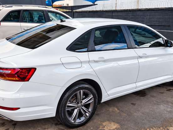 VOLKSWAGEN-JETTA-1.4 250 TSI TOTAL FLEX R-LINE TIPTRONIC VOLKSWAGEN-JETTA-2019