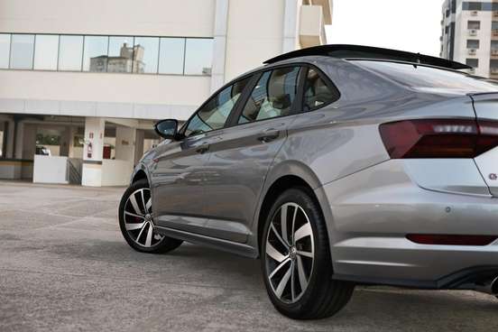 VOLKSWAGEN-JETTA-2020