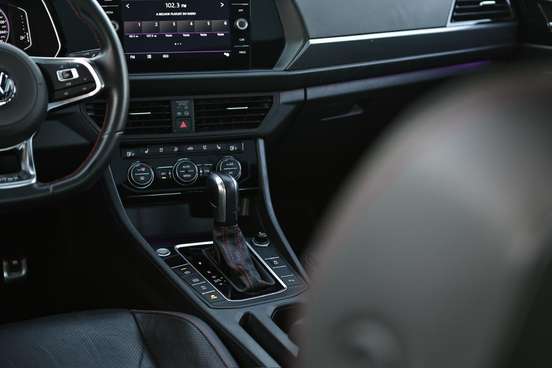 VOLKSWAGEN-JETTA-2020
