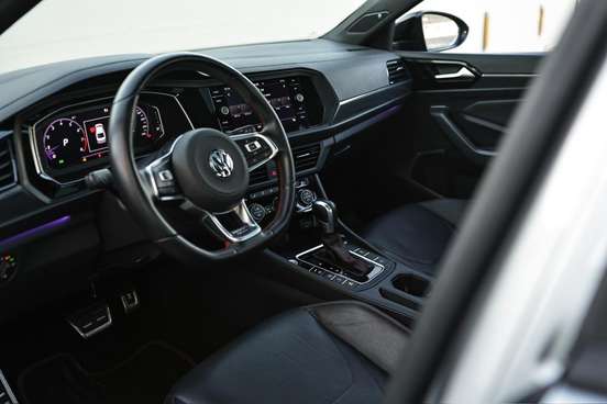 VOLKSWAGEN-JETTA-2020