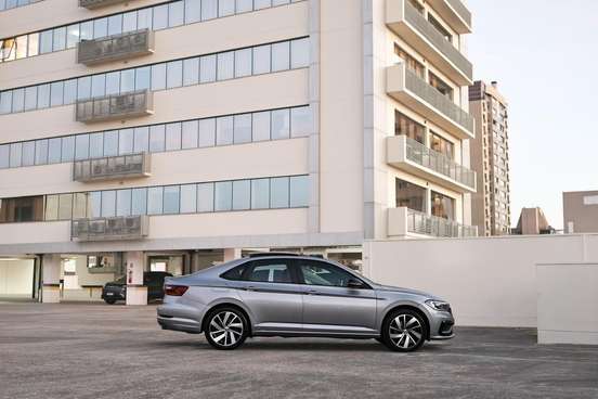 VOLKSWAGEN-JETTA-2020