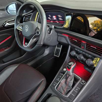 VOLKSWAGEN-JETTA-2023