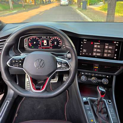 VOLKSWAGEN-JETTA-2023