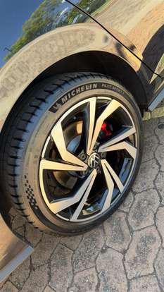 VOLKSWAGEN-JETTA-2023