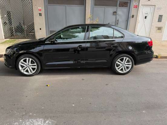 VOLKSWAGEN-JETTA-2015