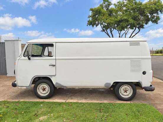 VOLKSWAGEN-KOMBI-1992