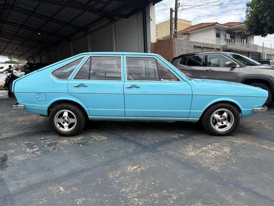 VOLKSWAGEN-PASSAT-1975