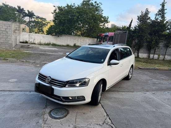 VOLKSWAGEN-PASSAT-2013