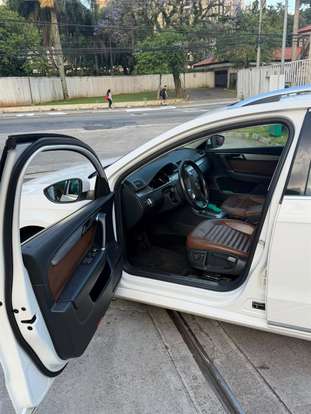VOLKSWAGEN-PASSAT-2013