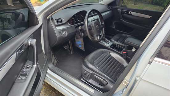 VOLKSWAGEN-PASSAT VARIANT-2012