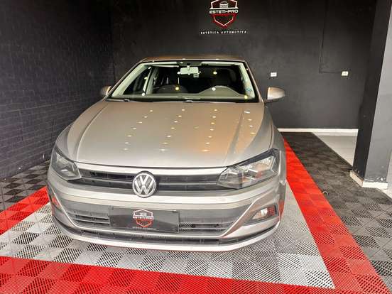 VOLKSWAGEN-POLO-2018