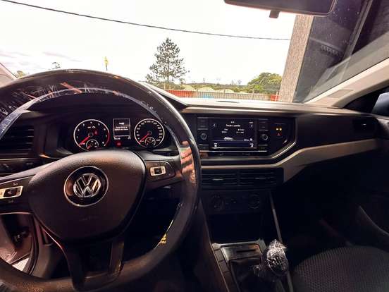 VOLKSWAGEN-POLO-2018