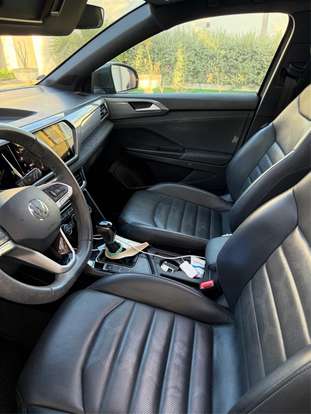 VOLKSWAGEN-TAOS-2022