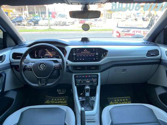 VOLKSWAGEN-T-CROSS-2019