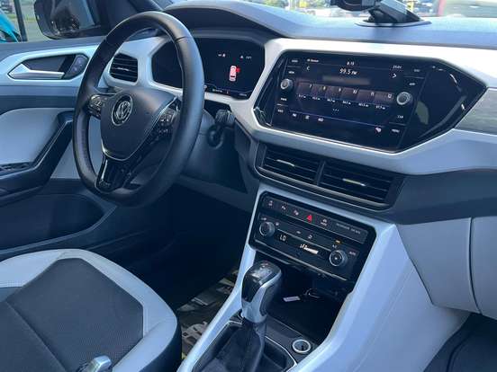 VOLKSWAGEN-T-CROSS-2019