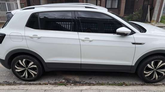 VOLKSWAGEN-T-CROSS-2023