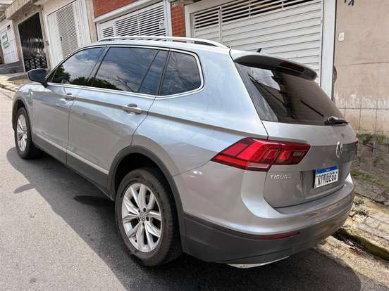 VOLKSWAGEN-TIGUAN-2019