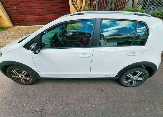 VOLKSWAGEN-UP-2021