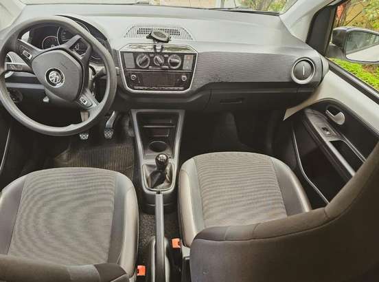 VOLKSWAGEN-UP-2021