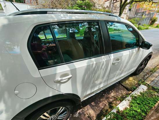 VOLKSWAGEN-UP-2021