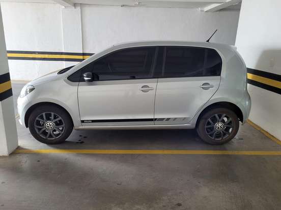 VOLKSWAGEN-UP-2016