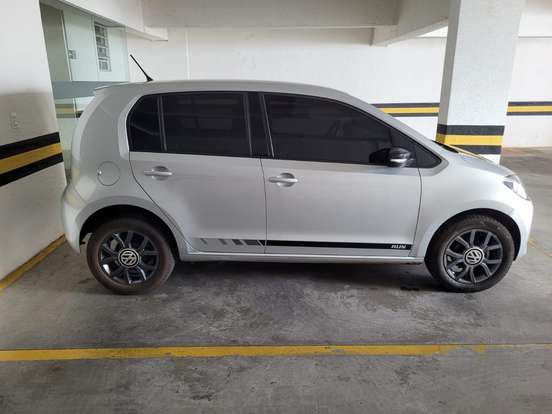 VOLKSWAGEN-UP-2016