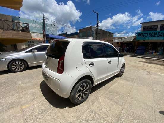 VOLKSWAGEN-UP-2015