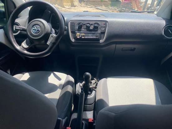 VOLKSWAGEN-UP-2015