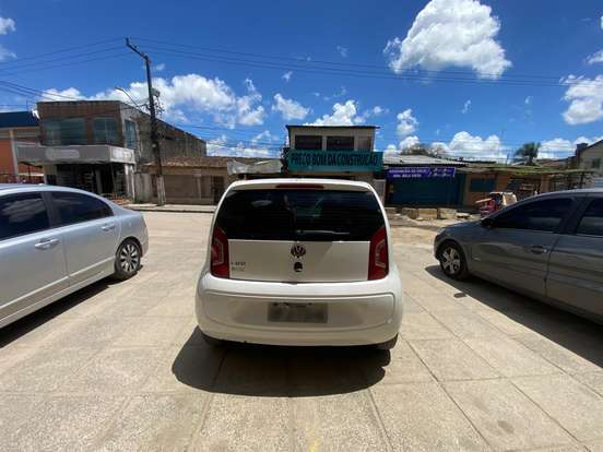 VOLKSWAGEN-UP-2015