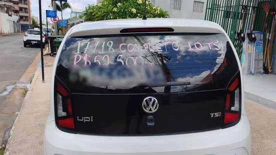 VOLKSWAGEN-UP-2017