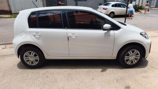 VOLKSWAGEN-UP-2017