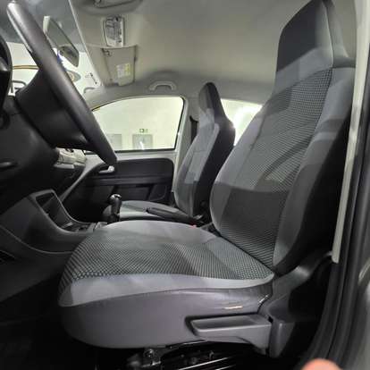VOLKSWAGEN-UP-2016